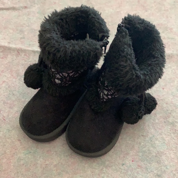 Cute Toddler Size 5 Winter Boots - Picture 5 of 5